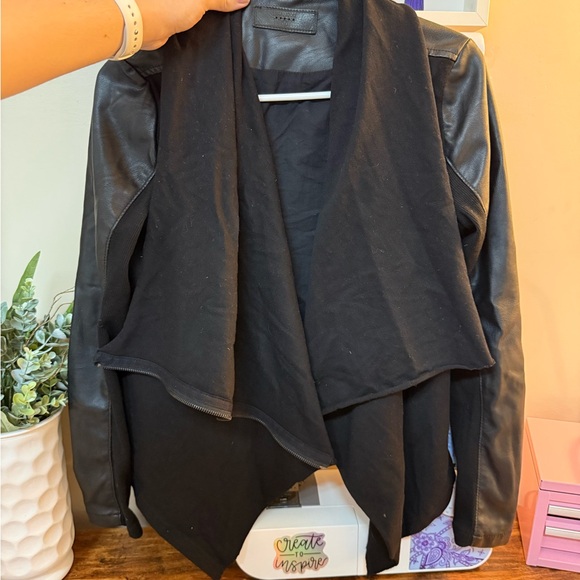 BLANK NYC Women's Medium Black Faux Leather Jacket with Stretchy Sleeves - Picture 1 of 5